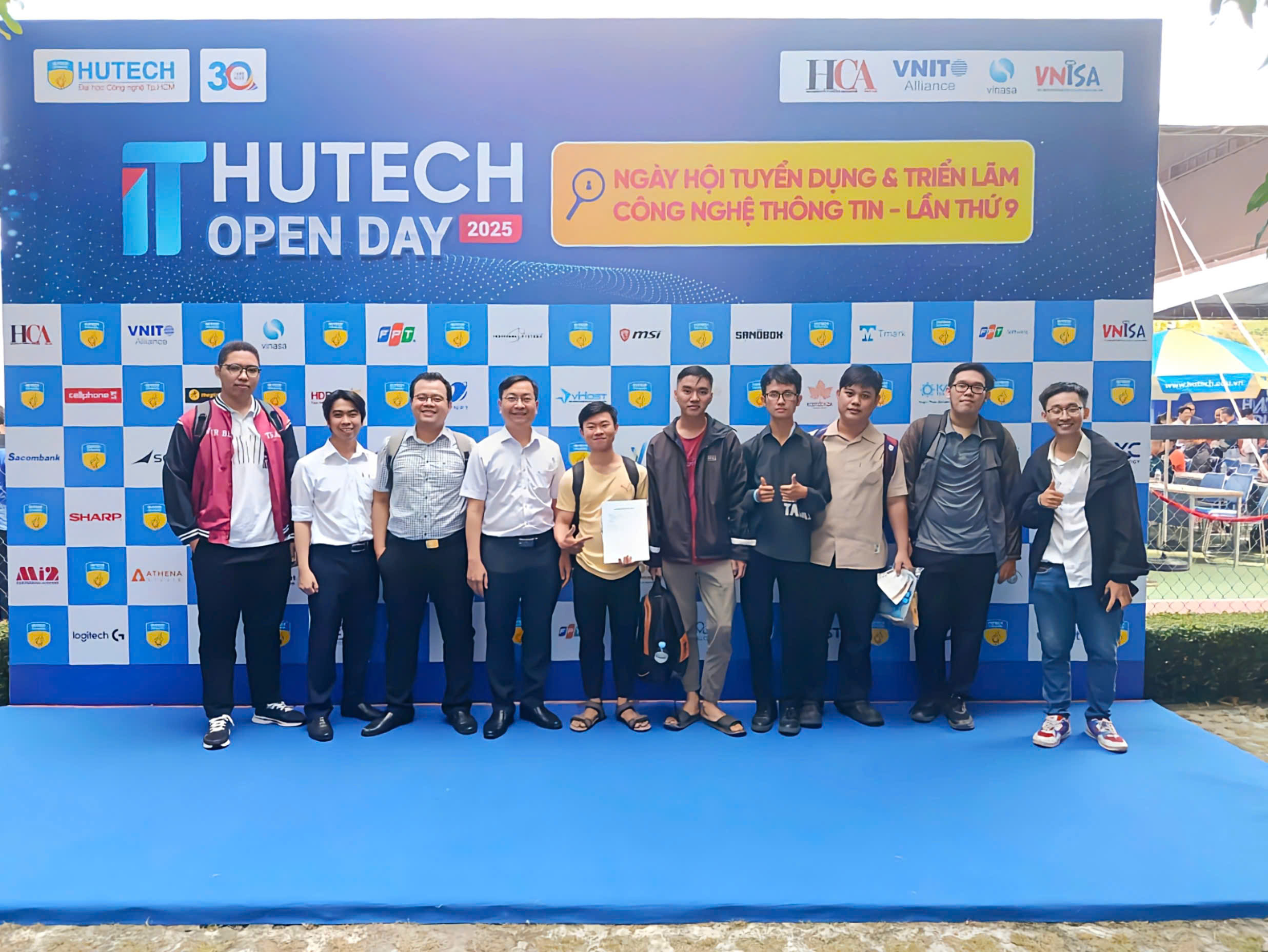 Sinh viên viện đào tạo công nghệ thông tin, chuyển đổi số trải nghiệm ngày hội công nghệ – kết nối doanh nghiệp, phát triển kỹ năng thực tế