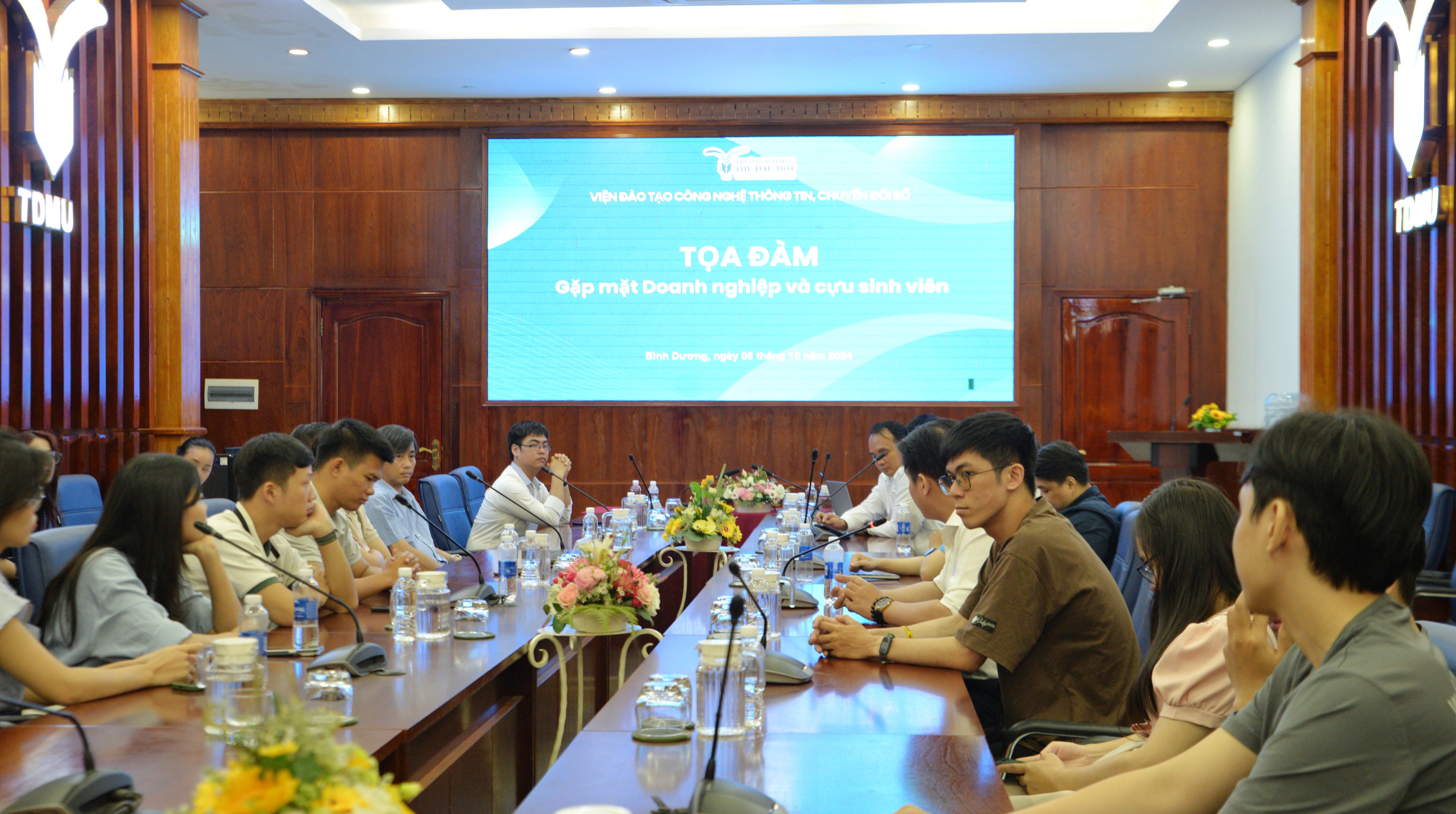 Kết nối doanh nghiệp và cựu sinh viên: Cơ hội học hỏi và phát triển cho SV nhóm ngành Công nghệ thông tin